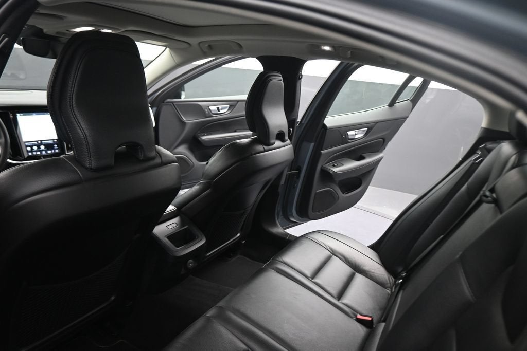2024 Volvo S60 B5 Plus Dark Theme