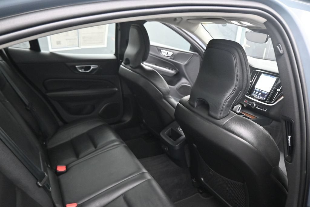 2024 Volvo S60 B5 Plus Dark Theme