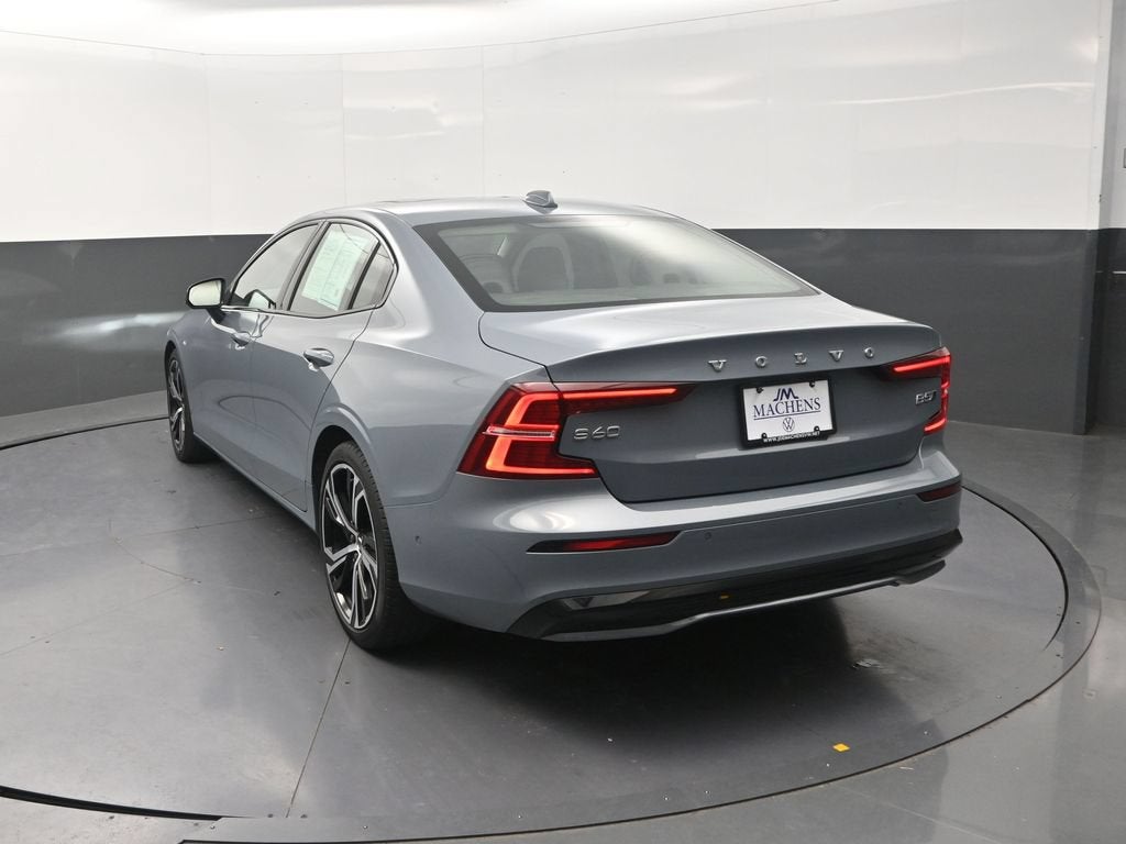 2024 Volvo S60 B5 Plus Dark Theme