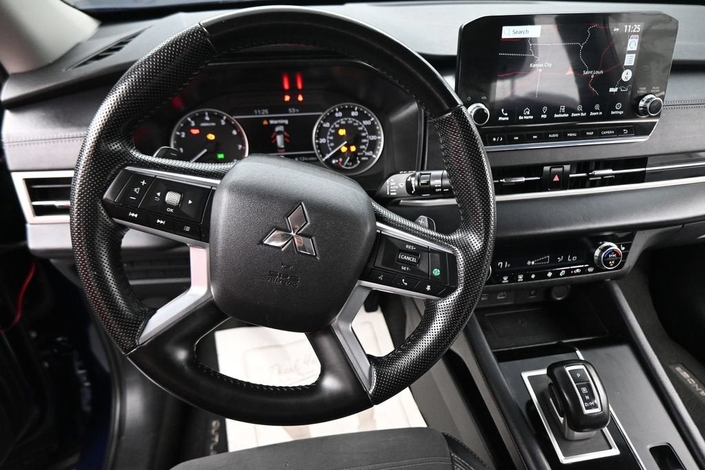 2024 Mitsubishi Outlander SE