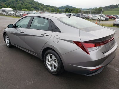 2023 Hyundai Elantra SE