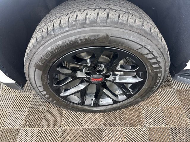 2022 GMC Yukon SLE