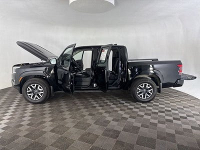 2024 Nissan Frontier SL