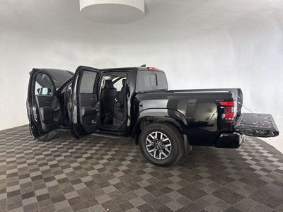 2024 Nissan Frontier SL