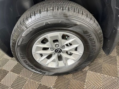 2024 Nissan Frontier SV