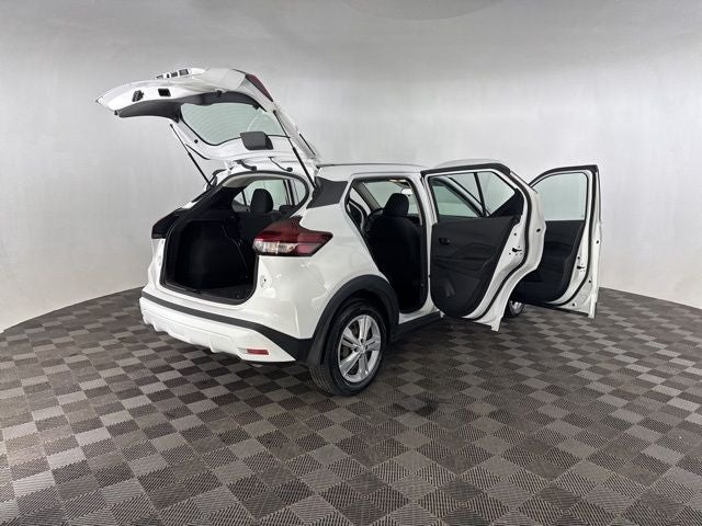 2022 Nissan Kicks S