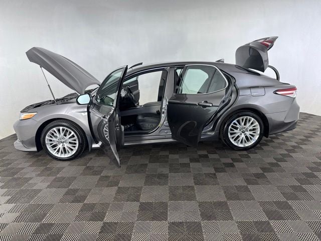 2020 Toyota Camry Hybrid XLE