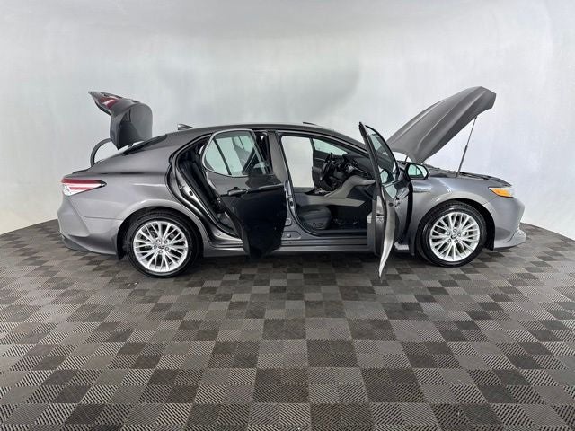 2020 Toyota Camry Hybrid XLE