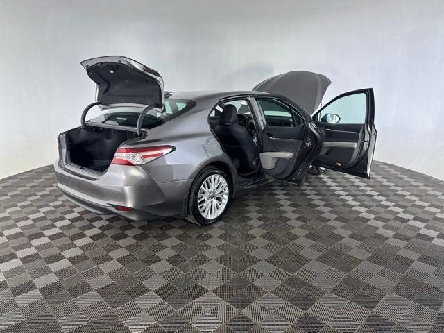 2020 Toyota Camry Hybrid XLE