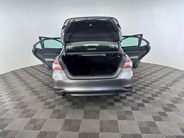 2020 Toyota Camry Hybrid XLE