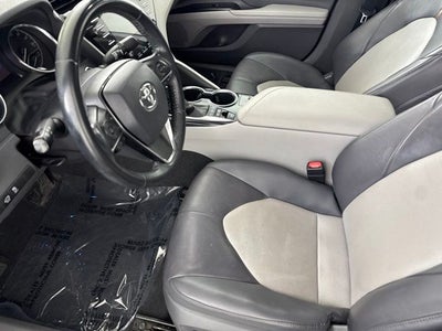 2020 Toyota Camry Hybrid XLE
