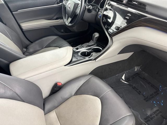 2020 Toyota Camry Hybrid XLE