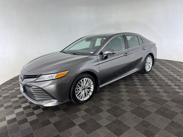 2020 Toyota Camry Hybrid XLE