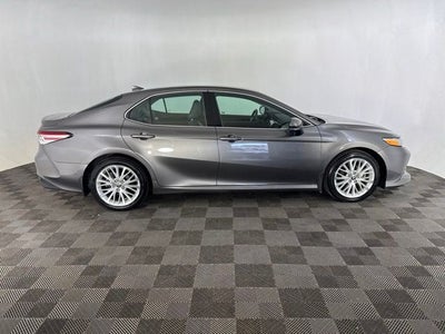 2020 Toyota Camry Hybrid XLE