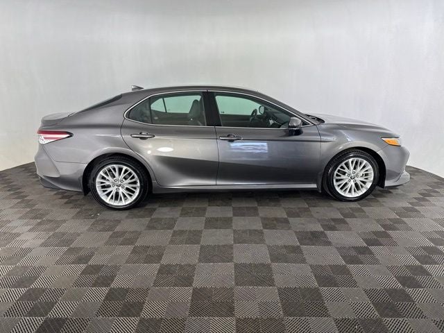 2020 Toyota Camry Hybrid XLE