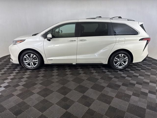 2021 Toyota Sienna Platinum 7 Passenger