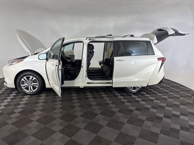 2021 Toyota Sienna Platinum 7 Passenger