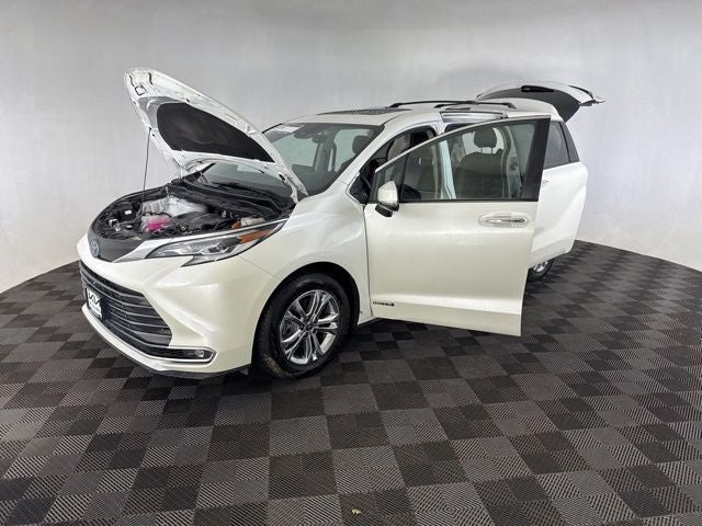 2021 Toyota Sienna Platinum 7 Passenger
