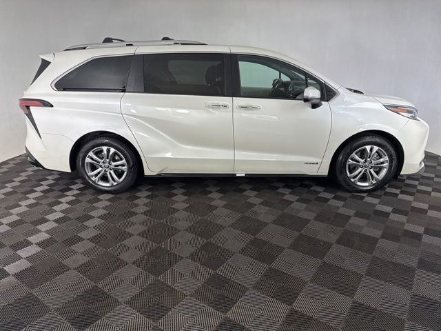 2021 Toyota Sienna Platinum 7 Passenger