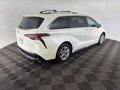 2021 Toyota Sienna Platinum 7 Passenger