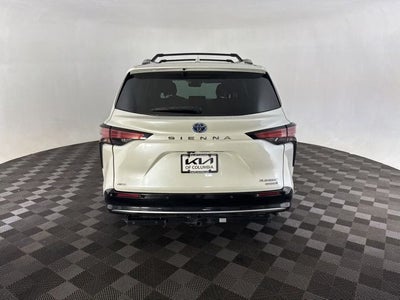 2021 Toyota Sienna Platinum 7 Passenger