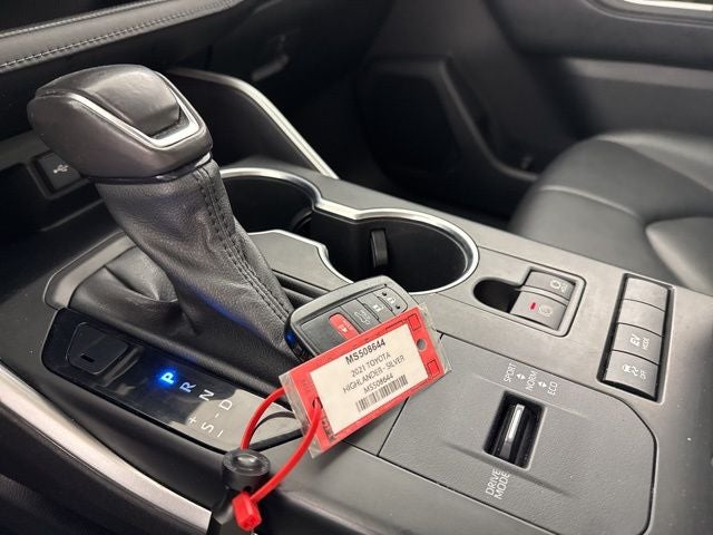 2021 Toyota Highlander Hybrid XLE