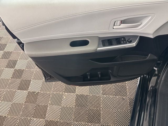2025 Toyota Sienna LE 8 Passenger