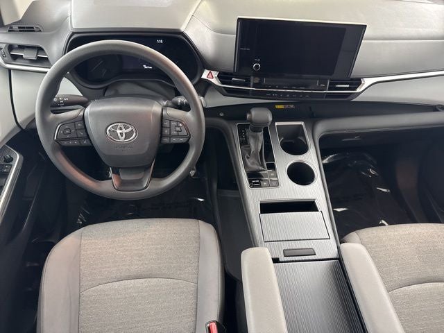 2025 Toyota Sienna LE 8 Passenger