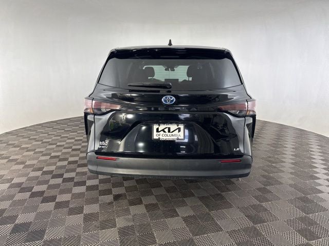 2025 Toyota Sienna LE 8 Passenger