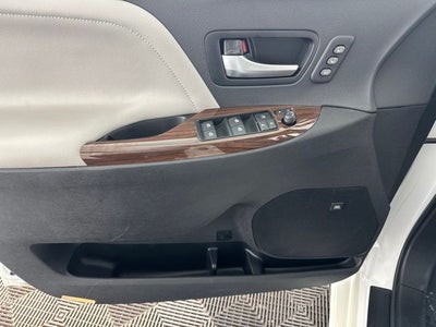 2019 Toyota Sienna Limited Premium 7 Passenger