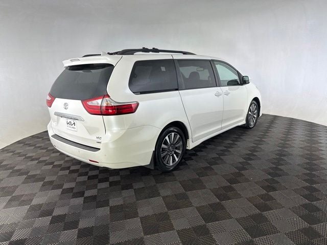 2019 Toyota Sienna Limited Premium 7 Passenger