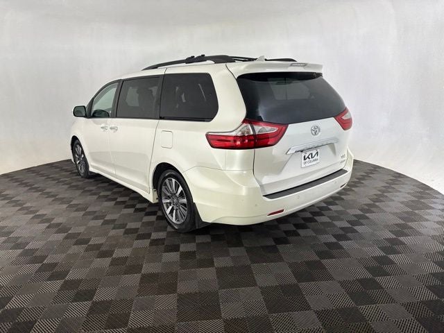 2019 Toyota Sienna Limited Premium 7 Passenger