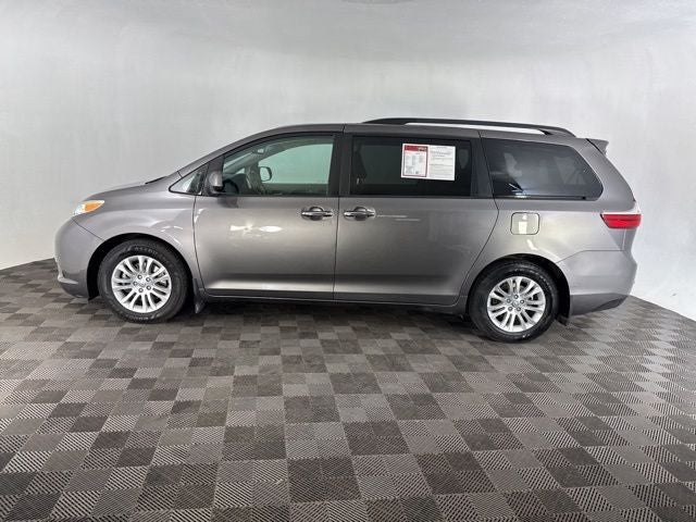 2017 Toyota Sienna XLE Premium 7 Passenger