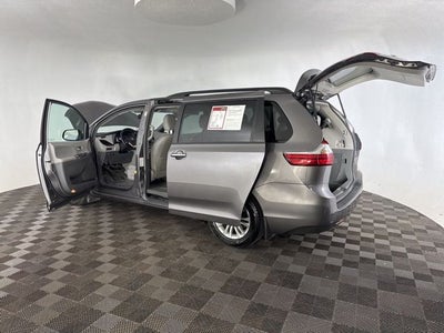 2017 Toyota Sienna XLE Premium 7 Passenger