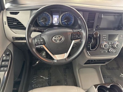 2017 Toyota Sienna XLE Premium 7 Passenger