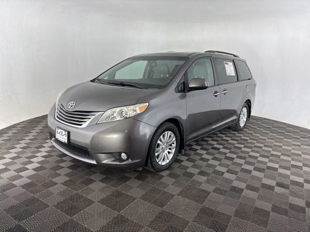 2017 Toyota Sienna XLE Premium 7 Passenger