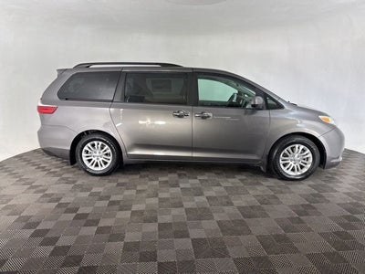 2017 Toyota Sienna XLE Premium 7 Passenger