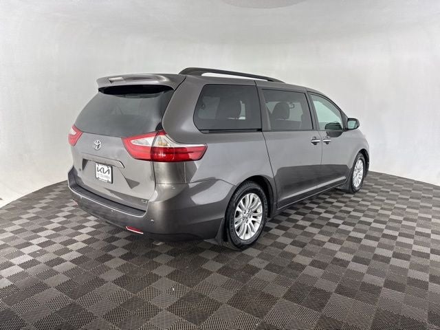 2017 Toyota Sienna XLE Premium 7 Passenger
