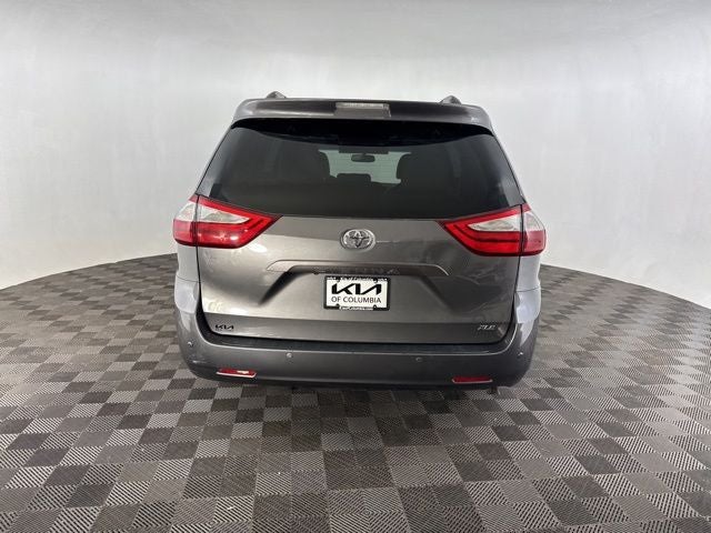 2017 Toyota Sienna XLE Premium 7 Passenger