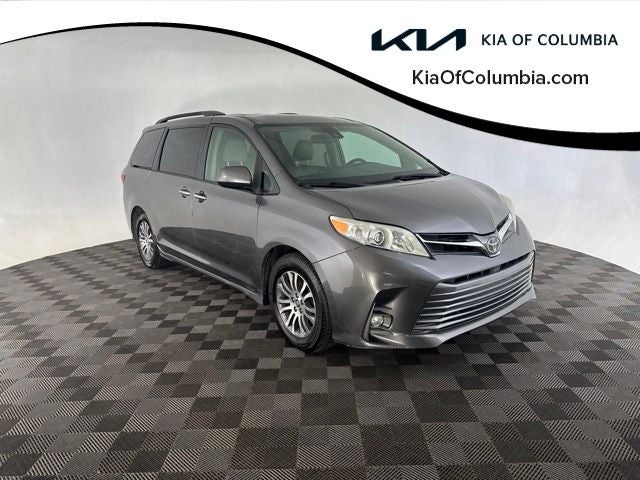 2020 Toyota Sienna XLE 8 Passenger