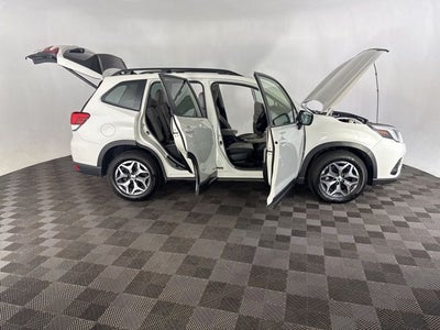 2024 Subaru Forester Premium