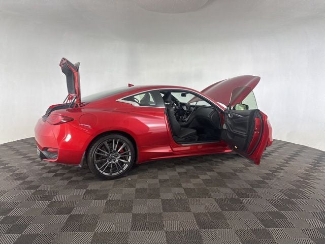 2017 INFINITI Q60 Red Sport 400