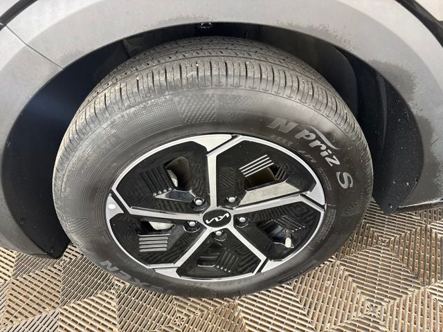 2024 Kia Niro EX