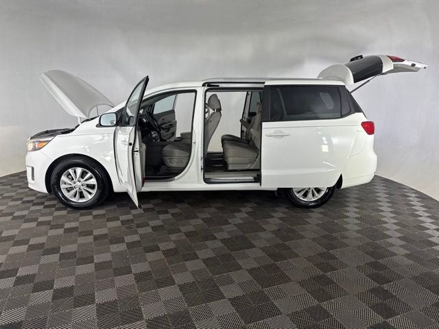 2015 Kia Sedona LX