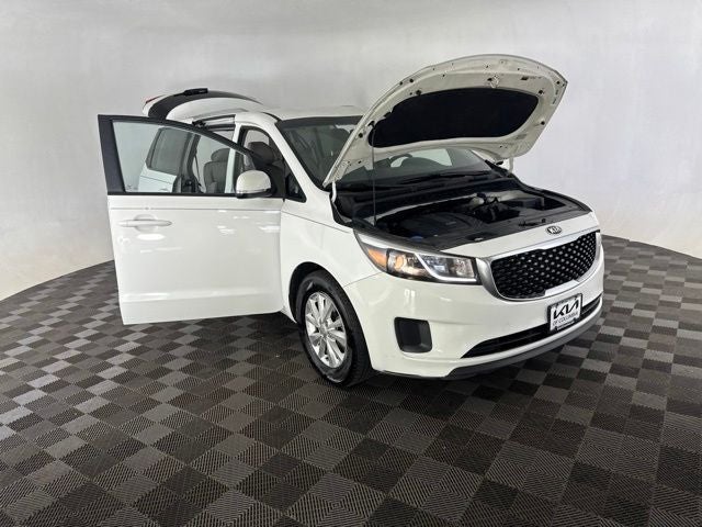 2015 Kia Sedona LX