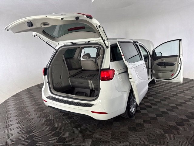 2015 Kia Sedona LX