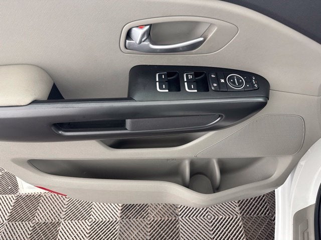 2015 Kia Sedona LX