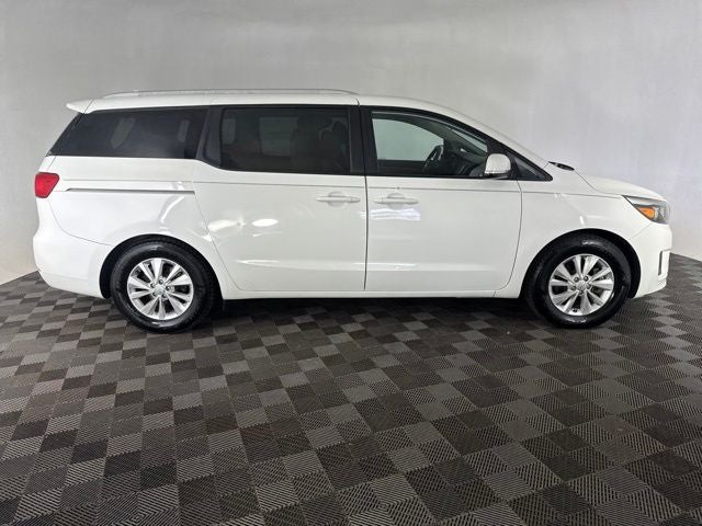 2015 Kia Sedona LX