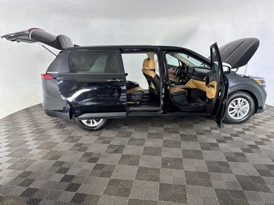 2023 Kia Carnival LX Seat Package