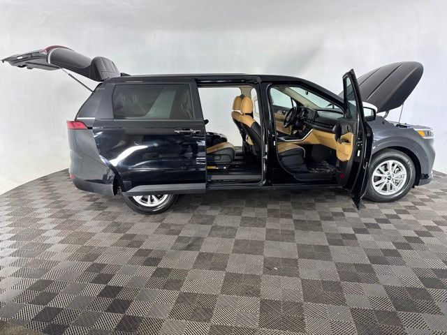 2023 Kia Carnival LX Seat Package